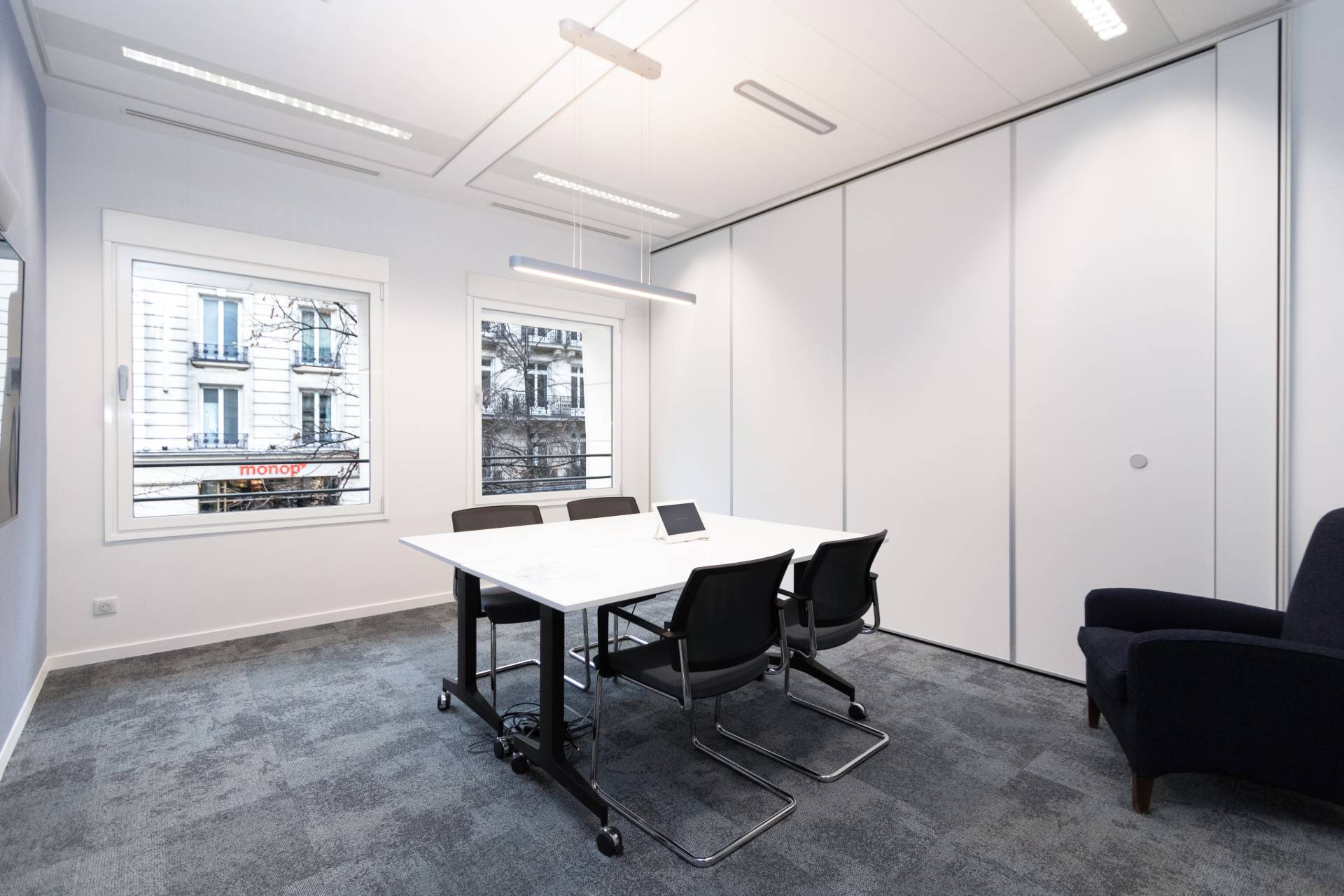 Salle de réunion pour 4 personnes