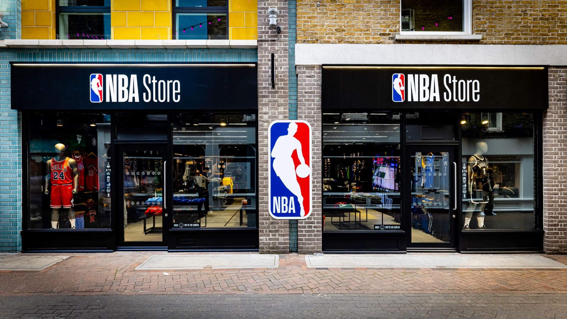 Vitrine du magasin NBA à Londres