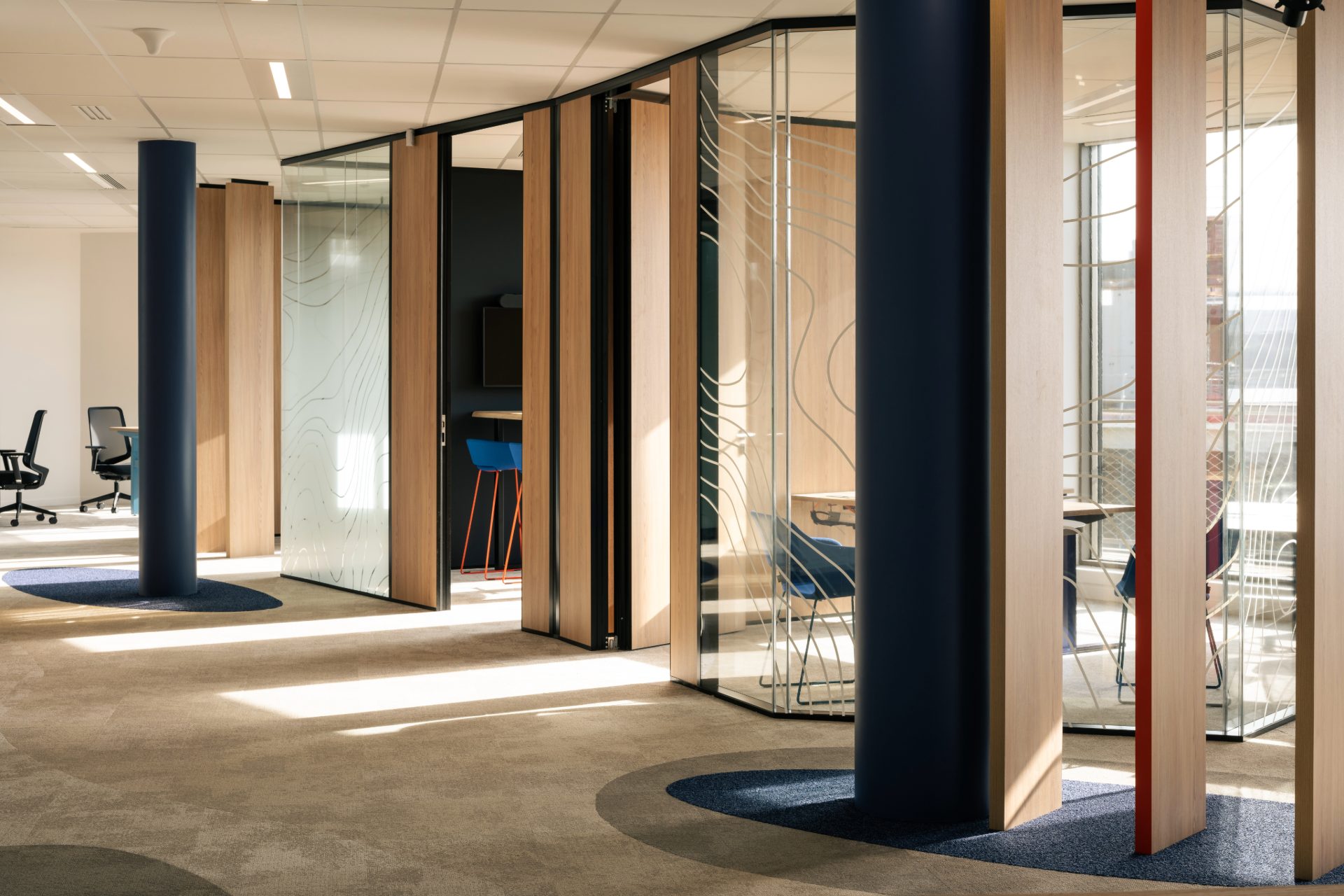 Allée dans les bureaux et open space chez Samsung