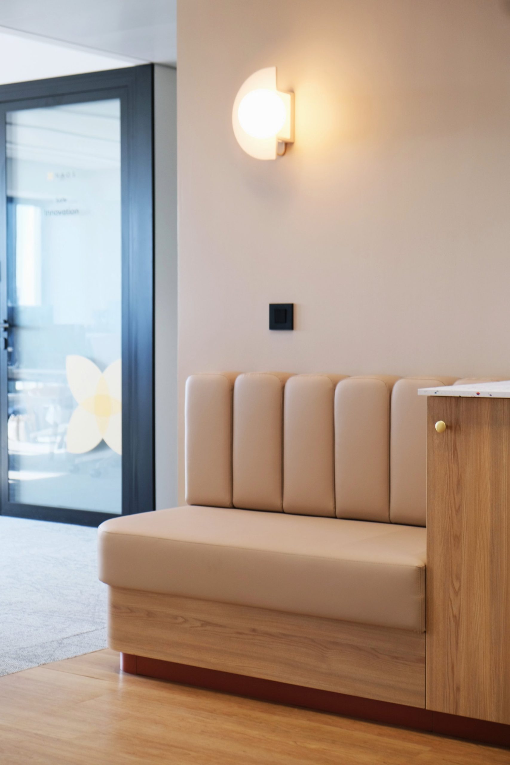 Banquette chez NAOS